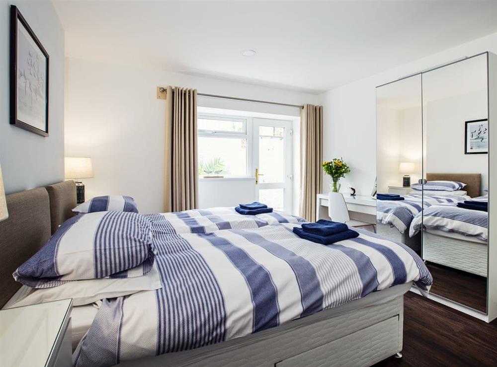 Twin bedroom at Ein Lle in Tenby, Pembrokeshire, Dyfed