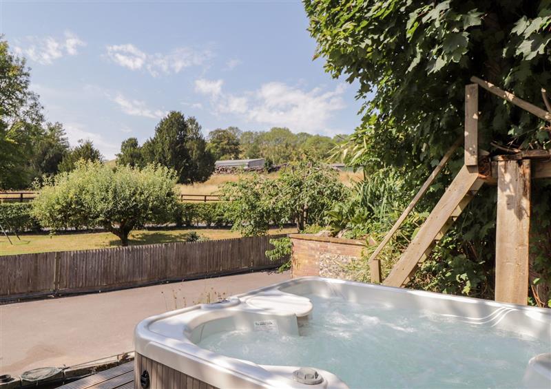 Spend some time in the hot tub at Ellas Loft, Godmersham near Chilham