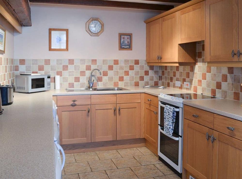 Lovely fitted kitchen at Batty Barn, 