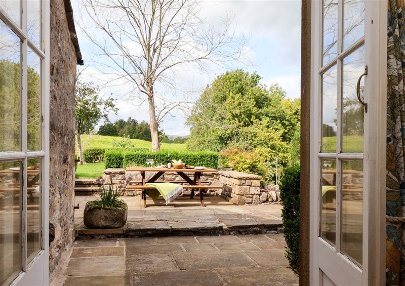 The setting (photo 2) at Ellis House, Airton