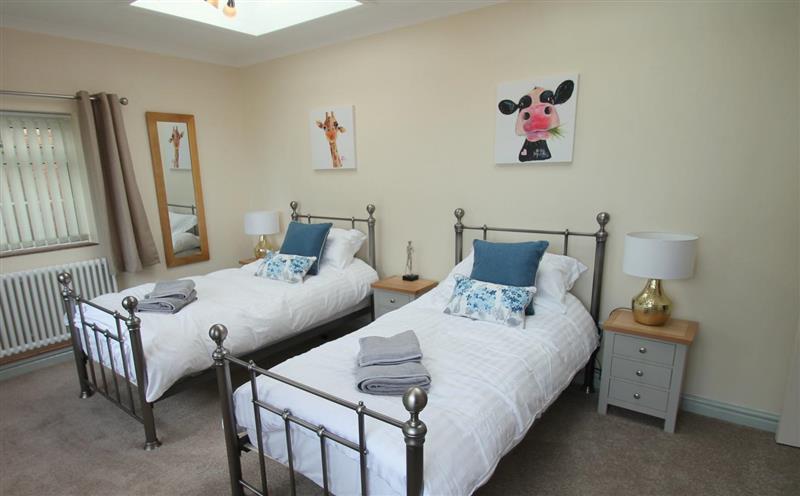 One of the 4 bedrooms (photo 4) at Elthorne, Porlock