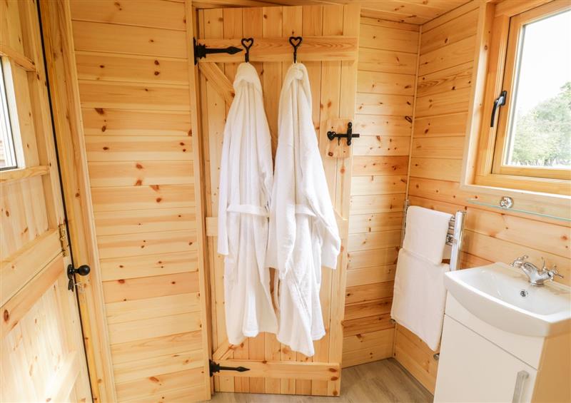 This is the bathroom at Embden Pod at Banwy Glamping, Llanfair Caereinion