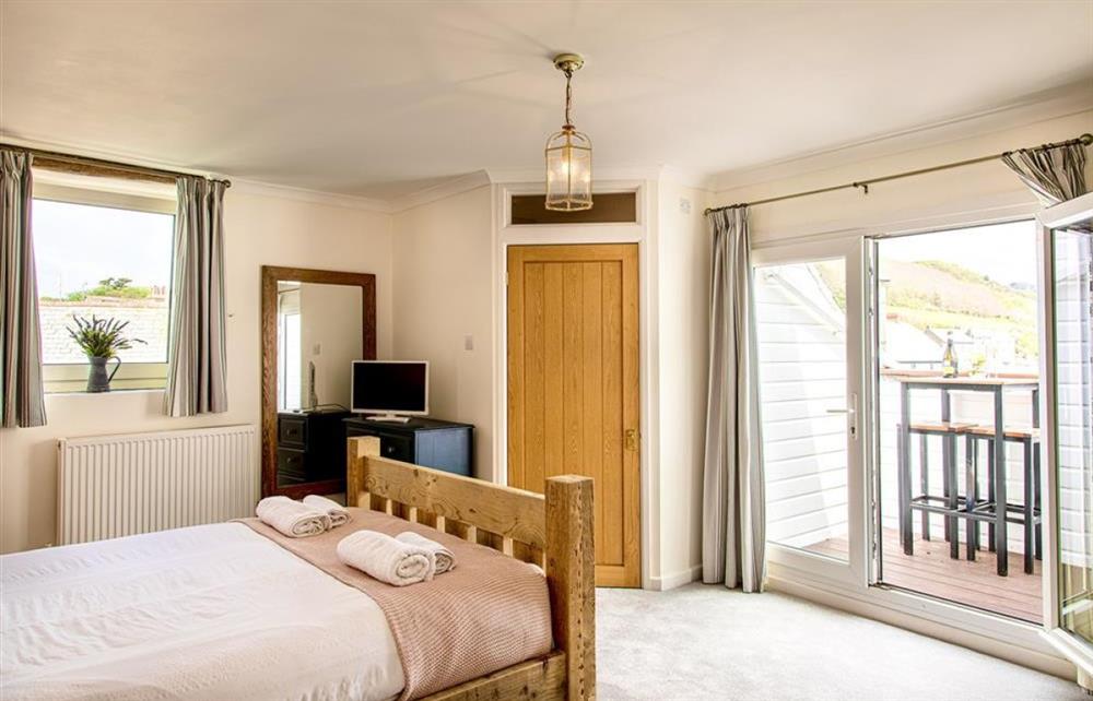 Master bedroom at Emelle in Cawsand