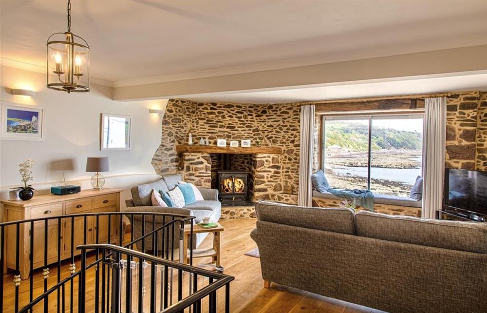 Spacious living space at Emelle in Cawsand
