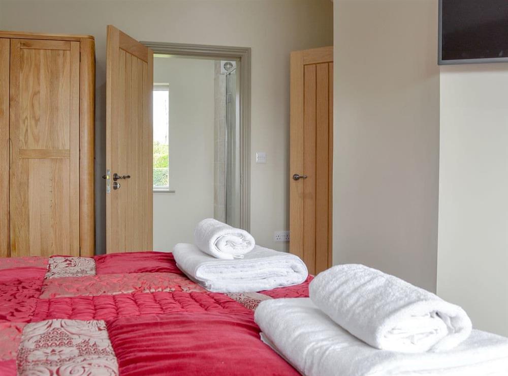 Well presented double bedroom (photo 2) at End Cottage in Tibthorpe, near Driffield, North Humberside