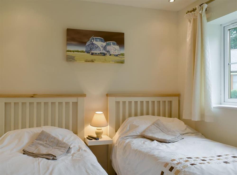 Twin bedroom at Endless Summer Cottage in Camelford, Cornwall
