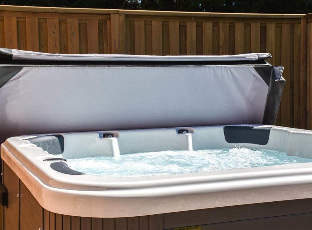 Hot tub (photo 2) at English Oak in Colchester, Essex