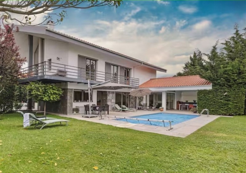 The swimming pool at Equinox: Elegant house with a swimming pool, Cornwall