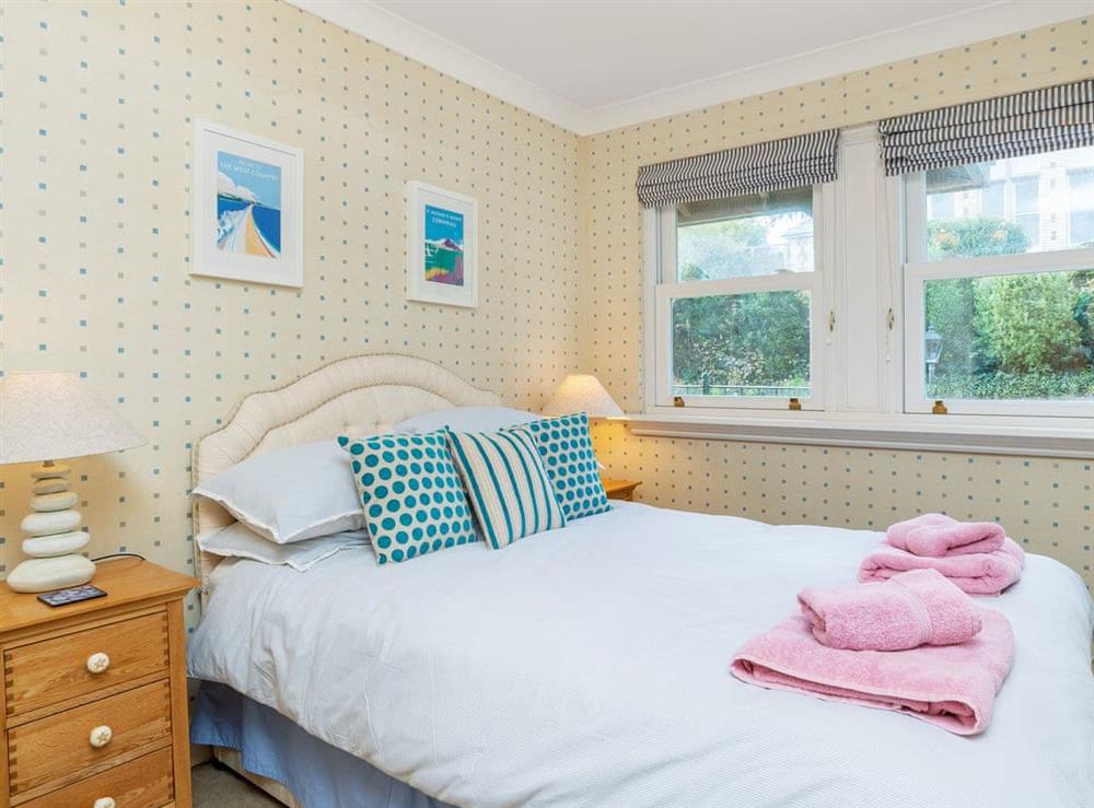 Charming double bedroom at Estuary Heights in Fowey, Cornwall