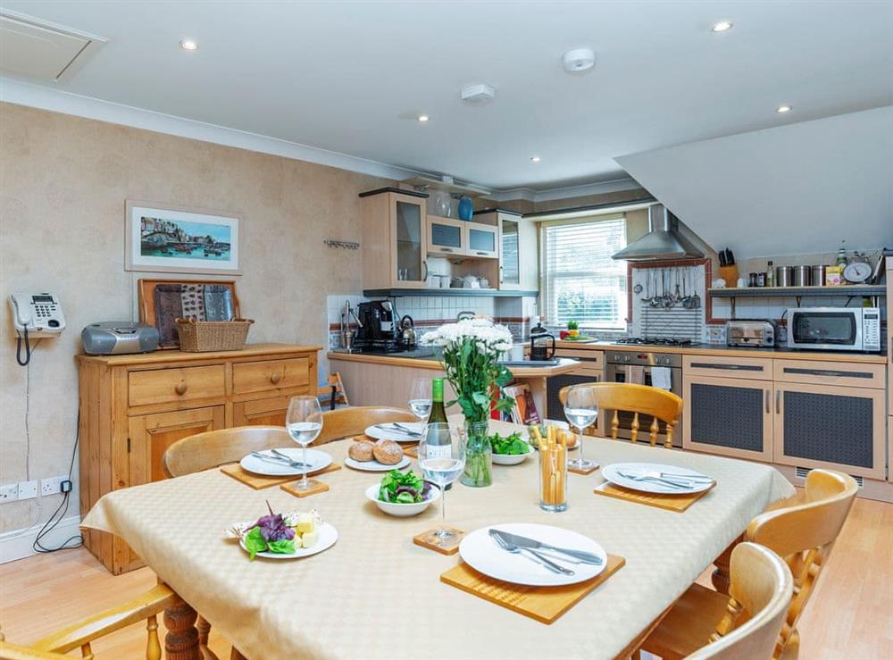 Spacious kitchen/dining room at Estuary Heights in Fowey, Cornwall