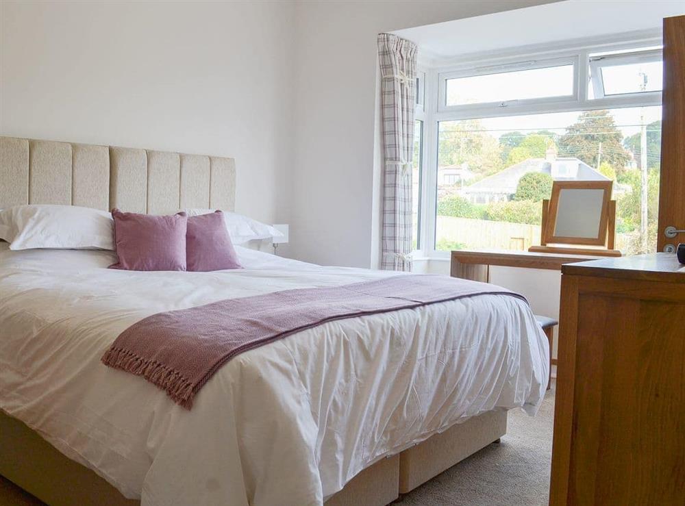 Cosy and welcoming double bedroom at Estuary View in Exmouth, Devon