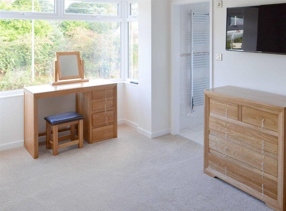 Dressing area of en-suite bedroom at Estuary View in Exmouth, Devon