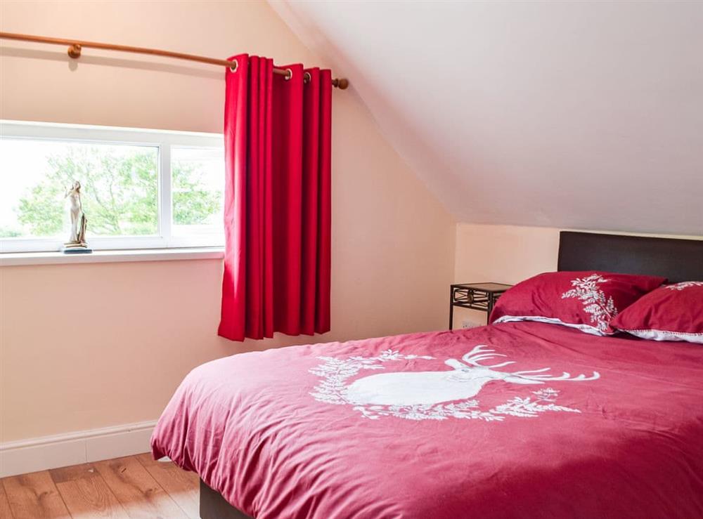 Double bedroom at Estuary View in Lougher, Glamorgan, West Glamorgan