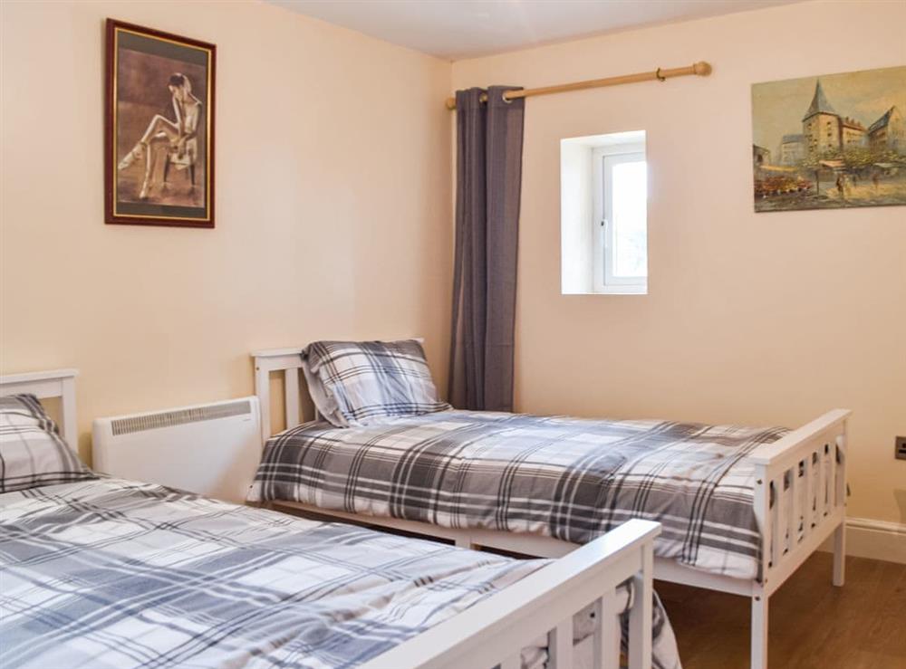 Twin bedroom at Estuary View in Lougher, Glamorgan, West Glamorgan