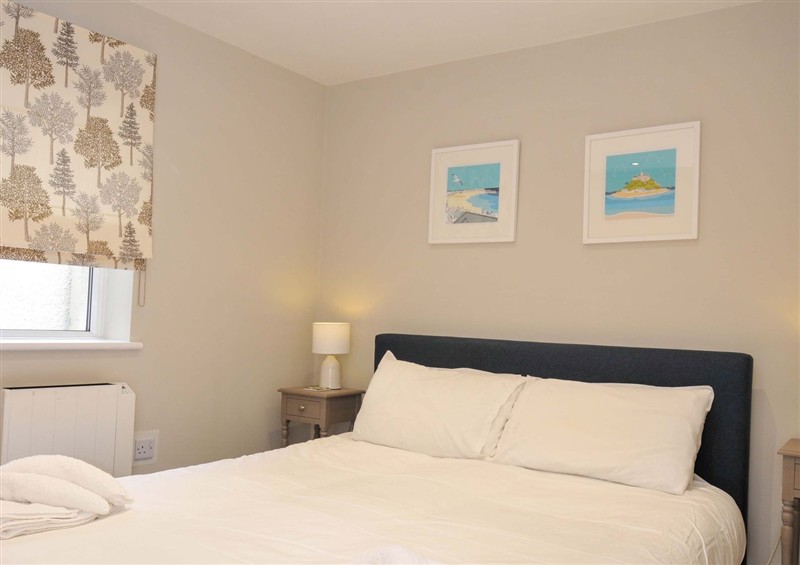 This is a bedroom at Evelyn, Looe