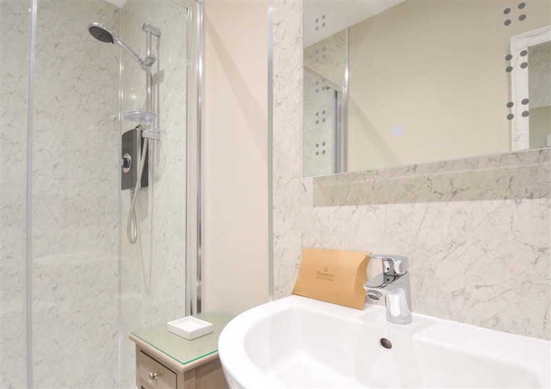 This is the bathroom at Evelyn, Looe