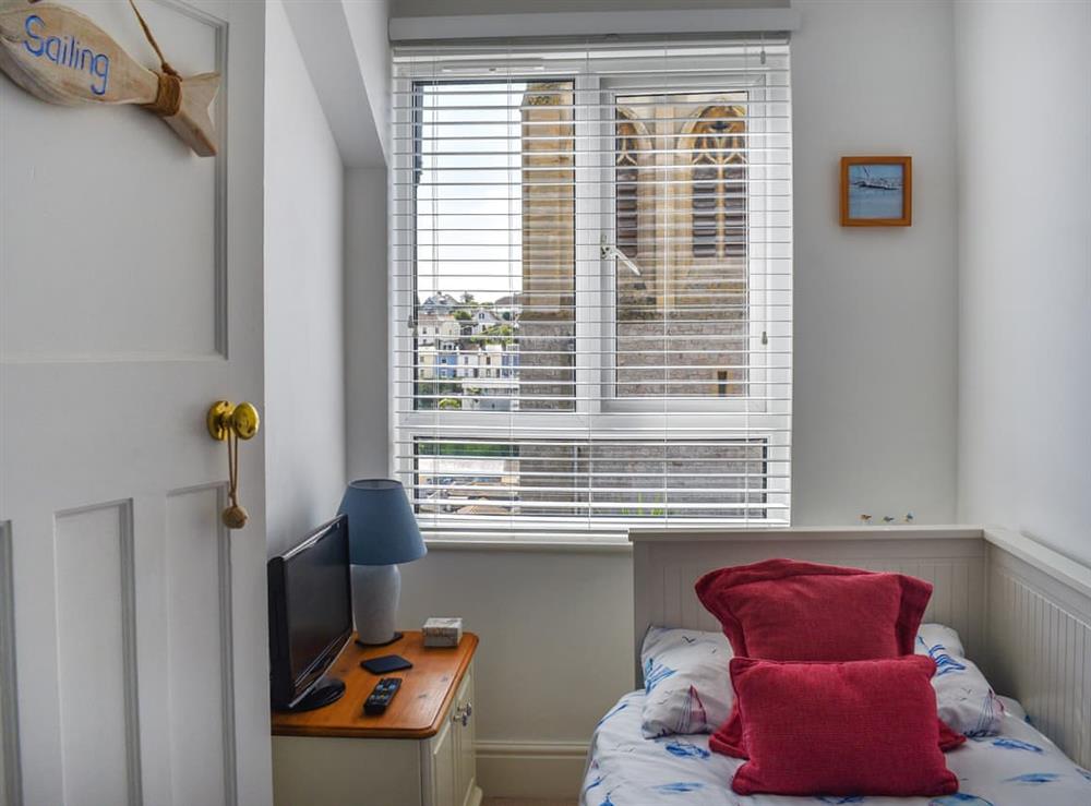 Twin bedroom at Eventide in Brixham, Devon