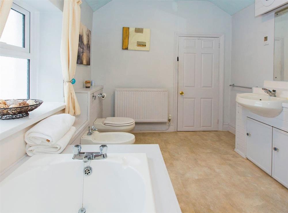 Lovely and spacious family bathroom at Eventide in Neyland, near Pembroke, Dyfed