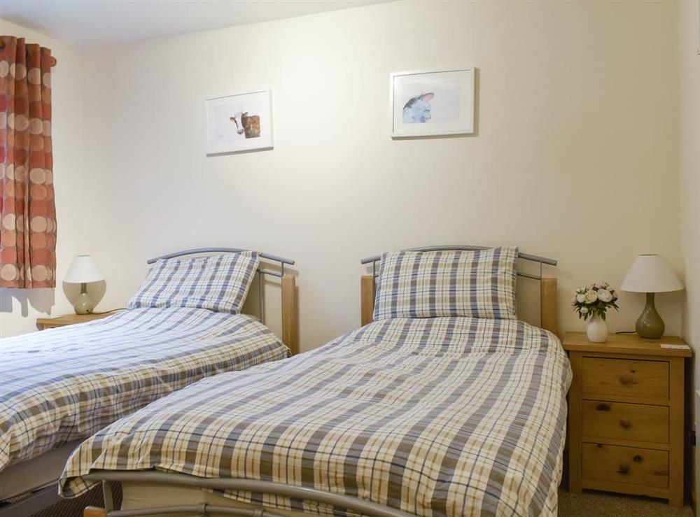 Comfortable twin bedroom at Hornbeam Lodge, 
