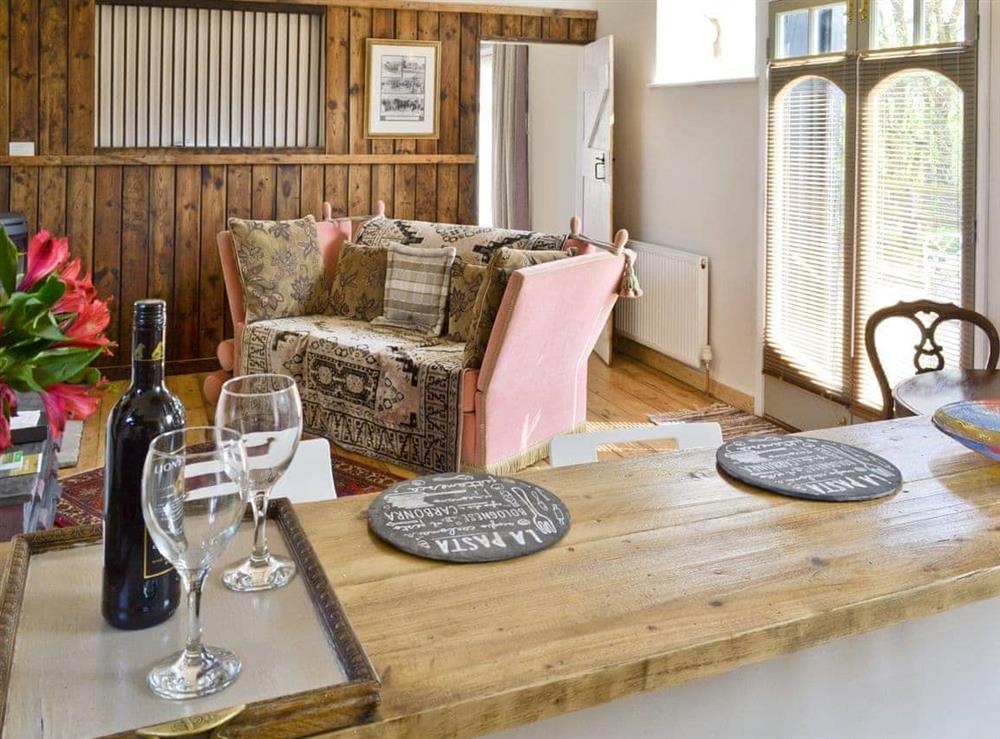 Open plan living/dining room/kitchen (photo 2) at Evie Rose Cottage in Elsenham, near Bishop’s Stortford, Essex
