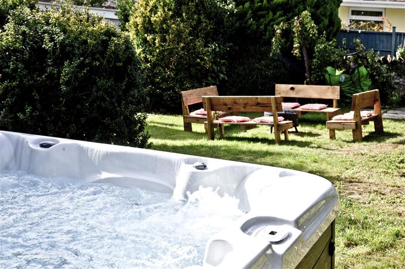 Hot tub at Evies Cottage, Brixham, Devon