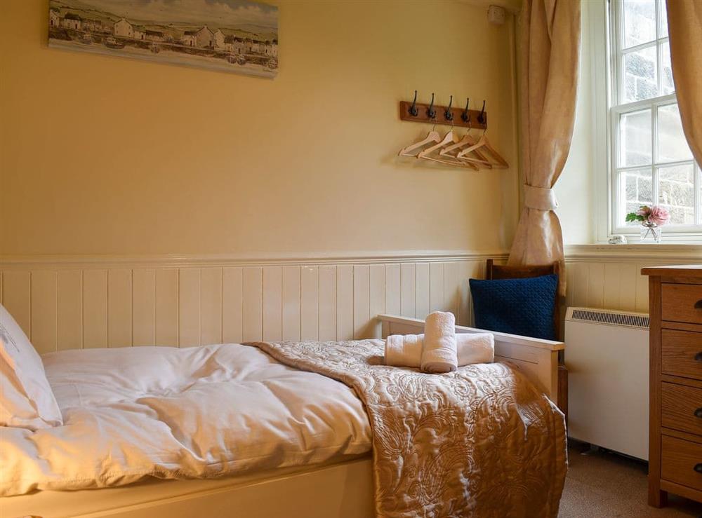 Twin bedroom (photo 4) at Ewden Cottage in Robin Hood’s Bay, North Yorkshire