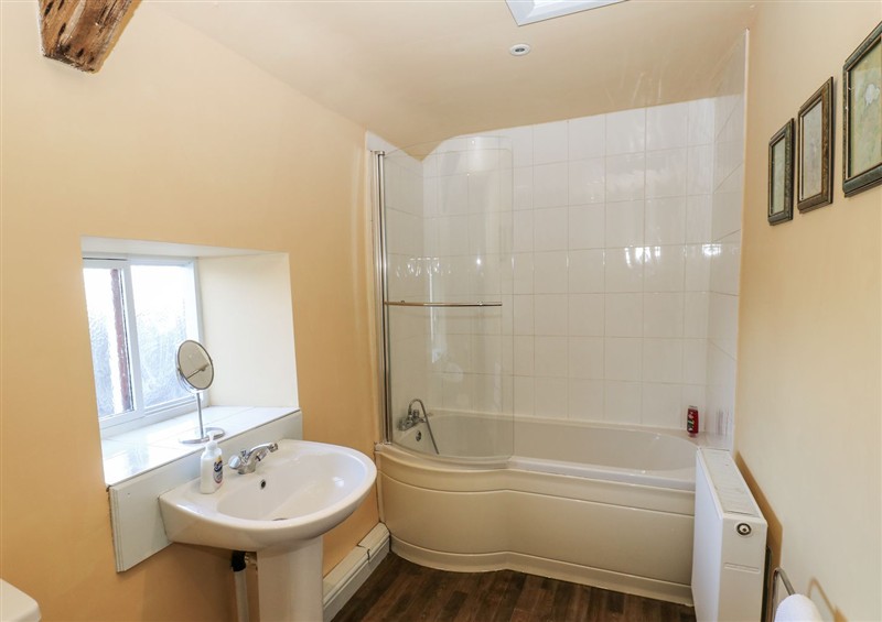 The bathroom at Ewe Cottage, Masham