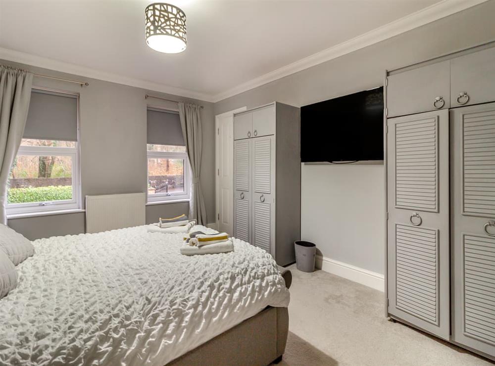 Double bedroom (photo 5) at Explorers Haven in Neath, West Glamorgan
