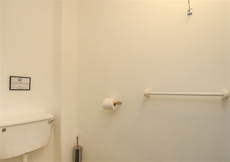 Bathroom at Fadrun - 3 Tyn Don, Llanengan near Abersoch