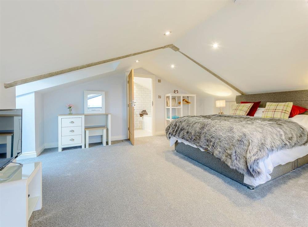 Generous sized�double bedroom (photo 2) at Fairchilds Barn, 