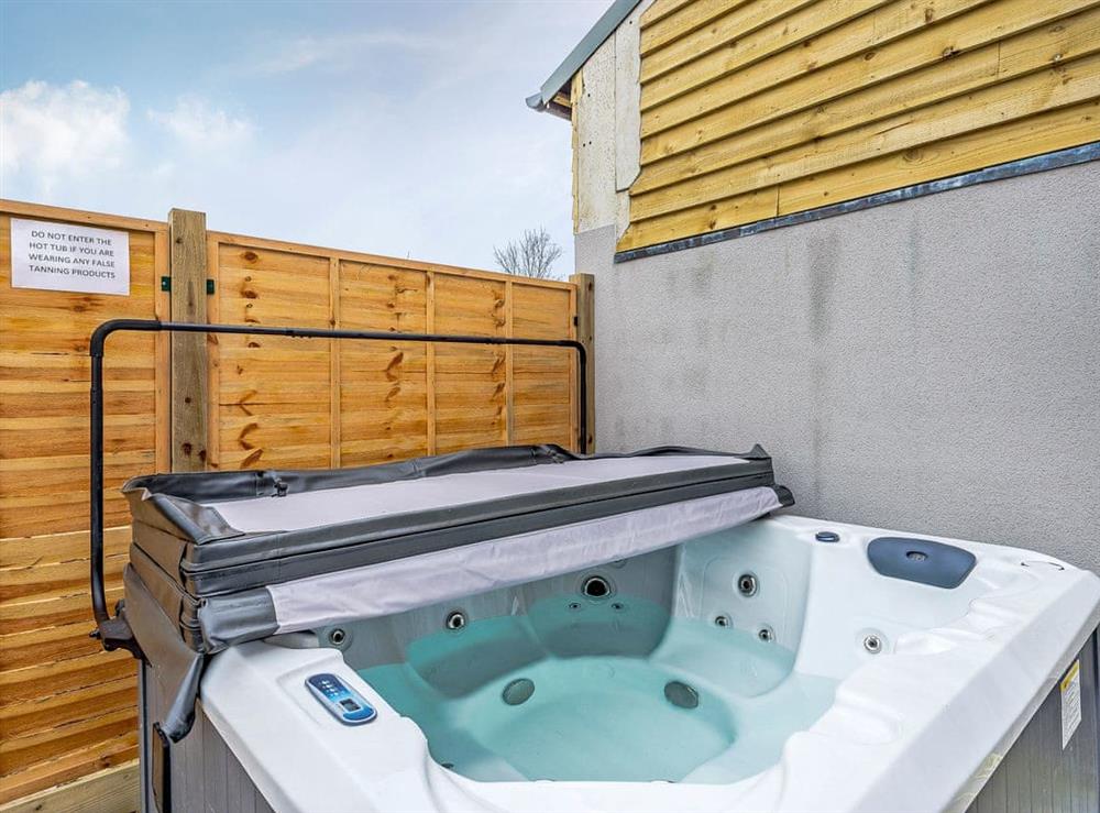 Private hot tub at Fairchilds Barn, 