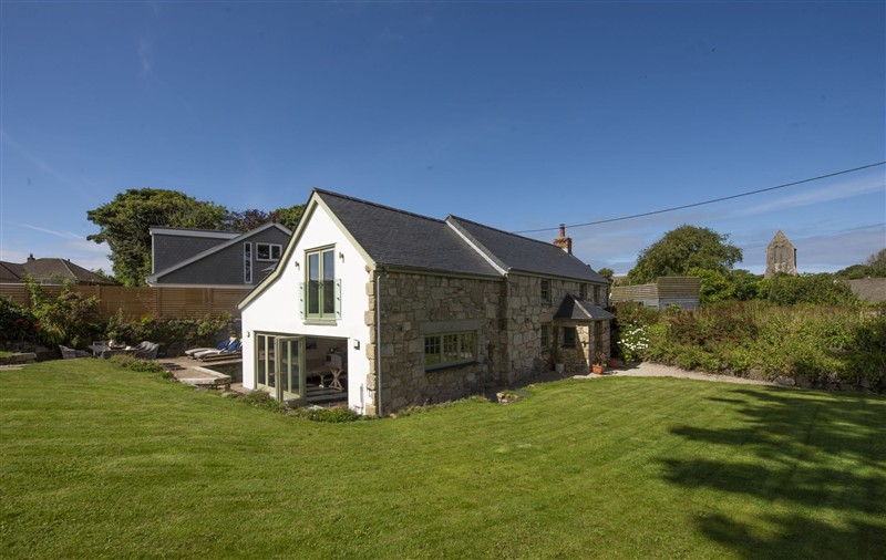 Enjoy the garden at Fairings, Cornwall