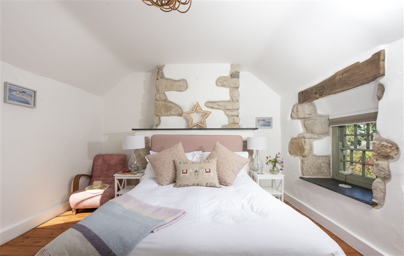 This is a bedroom (photo 2) at Fairings, Cornwall