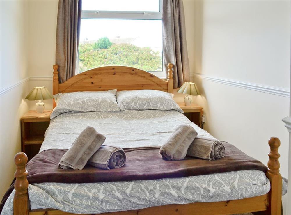 Double bedroom at Fairlawns in Fairbourne, Gwynedd