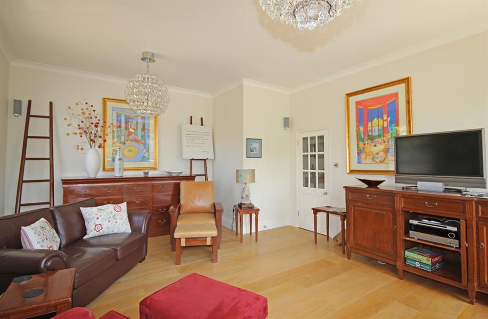 Spacious and tastefully furnished sitting room