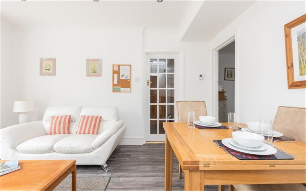 Space to dine and recline in this little property at Fairwinds in Strete