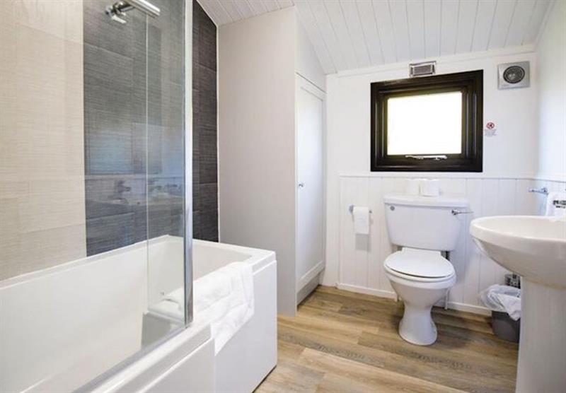 Bathroom in the Barnacle Lodge at Fairwood Lakes Holiday Park in Dilton Marsh, Nr Frome