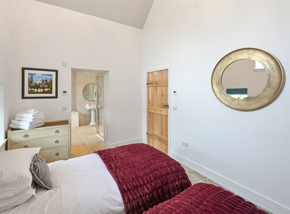 Twin bedroom