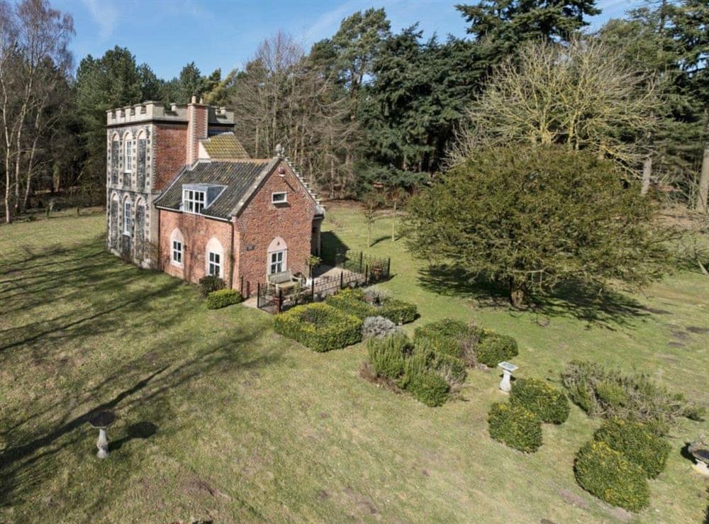 Falconers Lodge is a detached property
