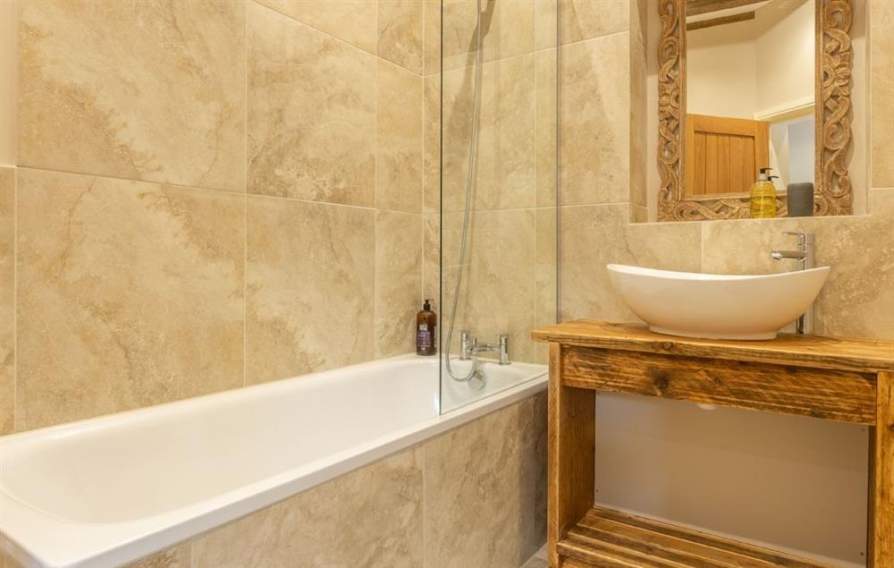 En-suite bathroom with shower over at Fallow Folly, Little Massingham
