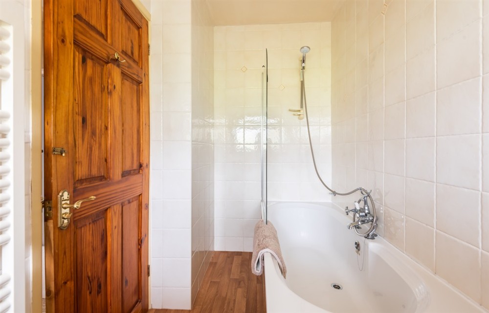The bathroom at Far Away in Thurlestone