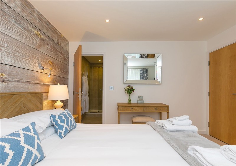 This is a bedroom (photo 4) at Far Cliffs, Carbis Bay