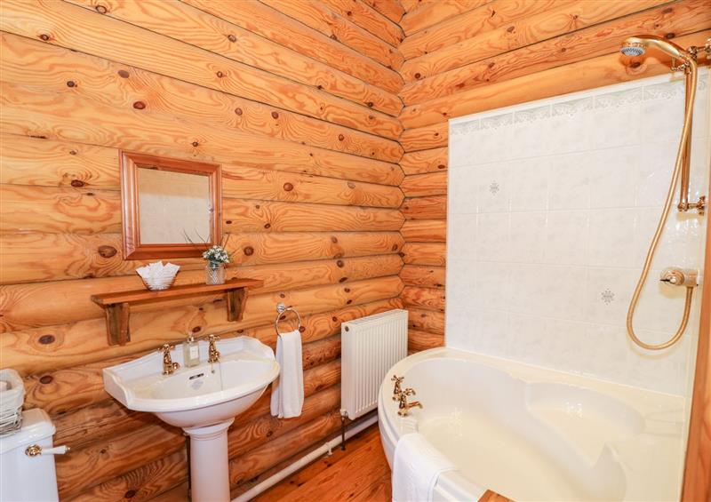 The bathroom at Far Coley Farm and Kilnhurst Log Cabin, Great Haywood