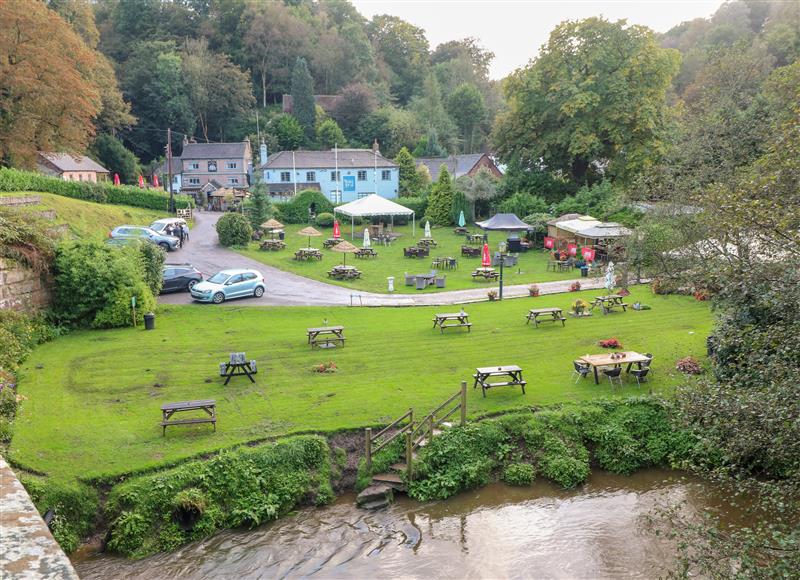 The setting around Farley Cottage II