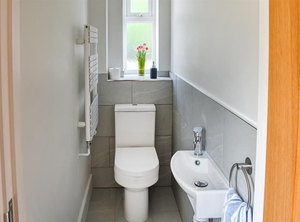 Bathroom (photo 2) at Farmers Rest in Sutton, Cambridgeshire