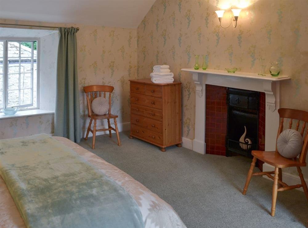 Double bedroom (photo 2) at Farmhouse in Lostwithiel, Cornwall