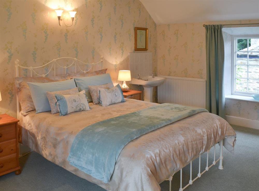 Double bedroom at Farmhouse in Lostwithiel, Cornwall