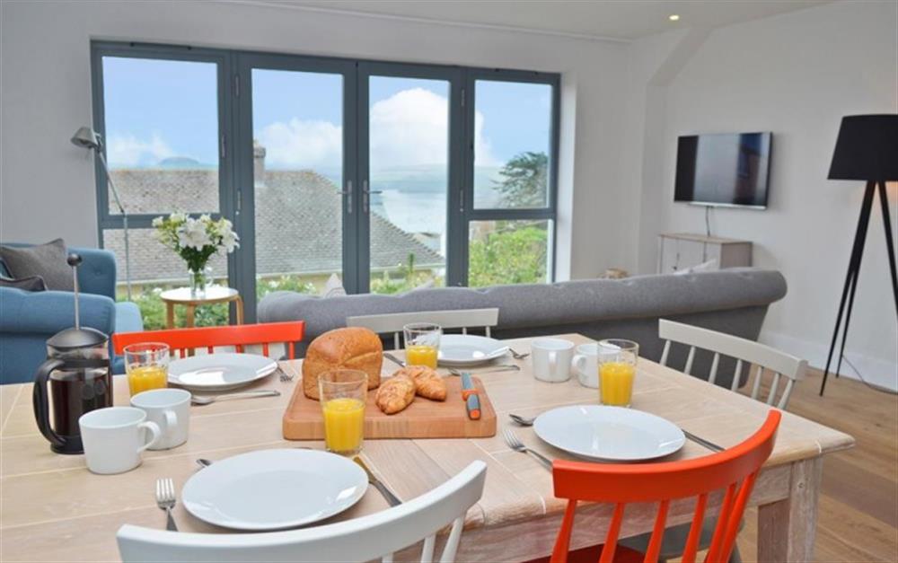 Another look at the open-plan living area at Fastnet in Salcombe