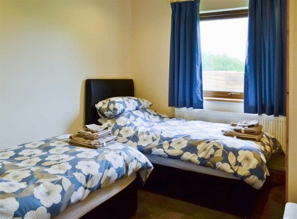 Twin bedroom (photo 2) at Hawthorn Lodge, 