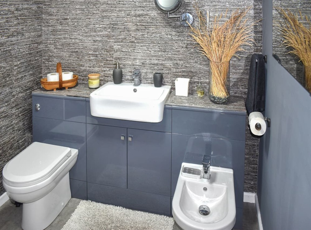 Bathroom at Fawns Cottage in Blackborough, Devon